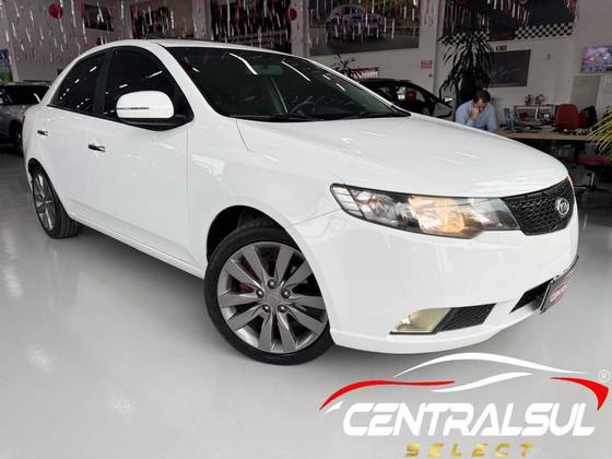 KIA CERATO 1.6 E.213 SEDAN 16V GASOLINA 4P MANUAL KIA CERATO 1.6 E.213 SEDAN 16V GASOLINA 4P MANUAL